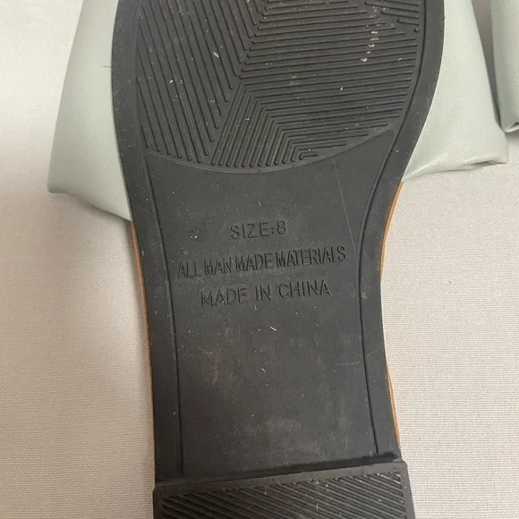 Light blue ruffle slides - Picture 4 of 4